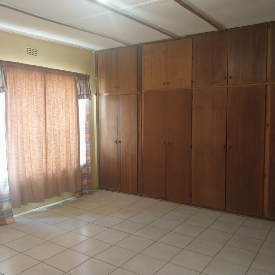 5 Bedroom Property for Sale in Diamant Park Northern Cape